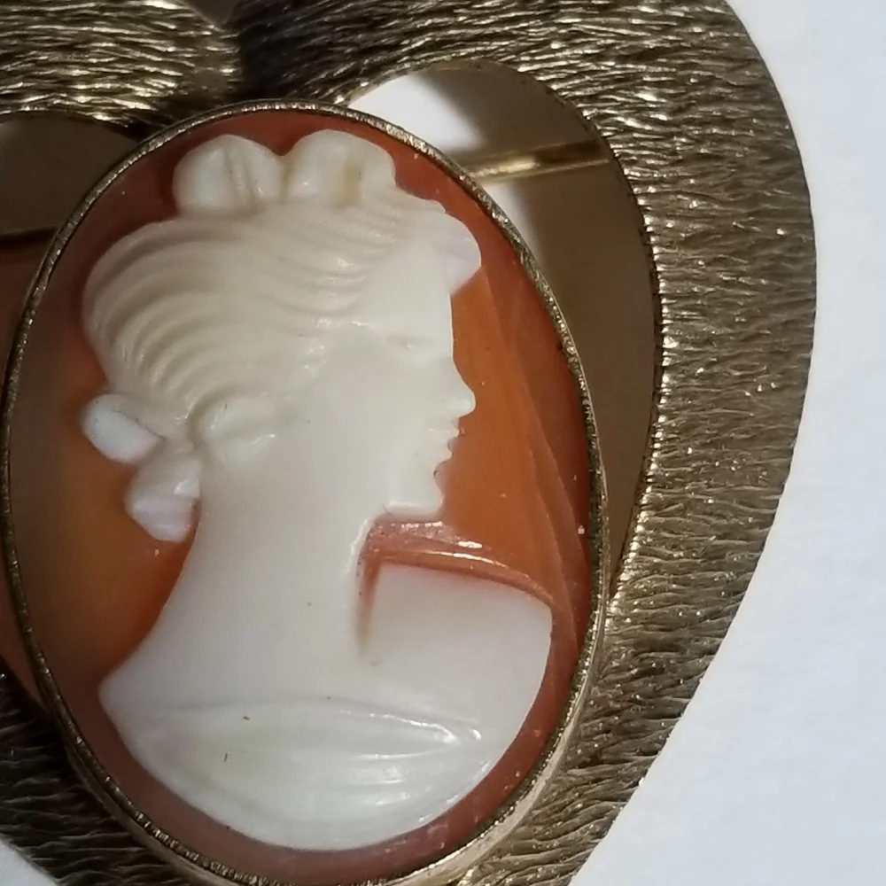 Vintage cameo brooch heart Bal-Ron 1/20 12k G.F. gold filled shell balron